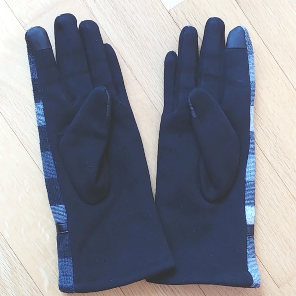 Checkered gloves NWT - Picture 2 of 3